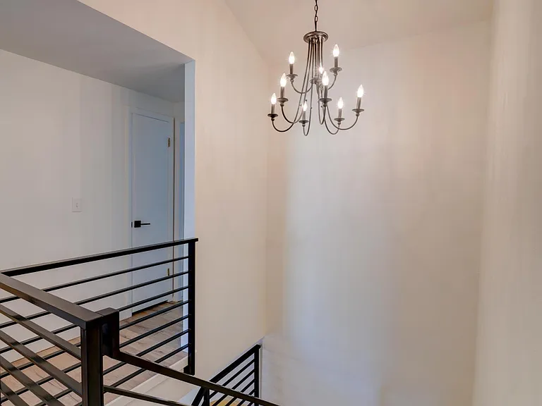 124 Parkway — Photo 14