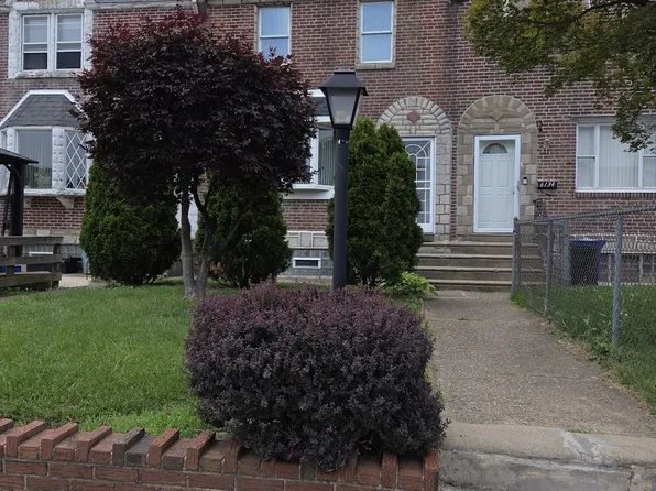 6132 Charles St, Philadelphia, PA 19135