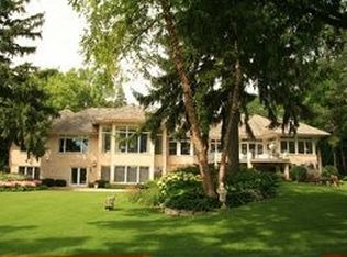 6 Evergreen Rd, North Oaks, MN 55127