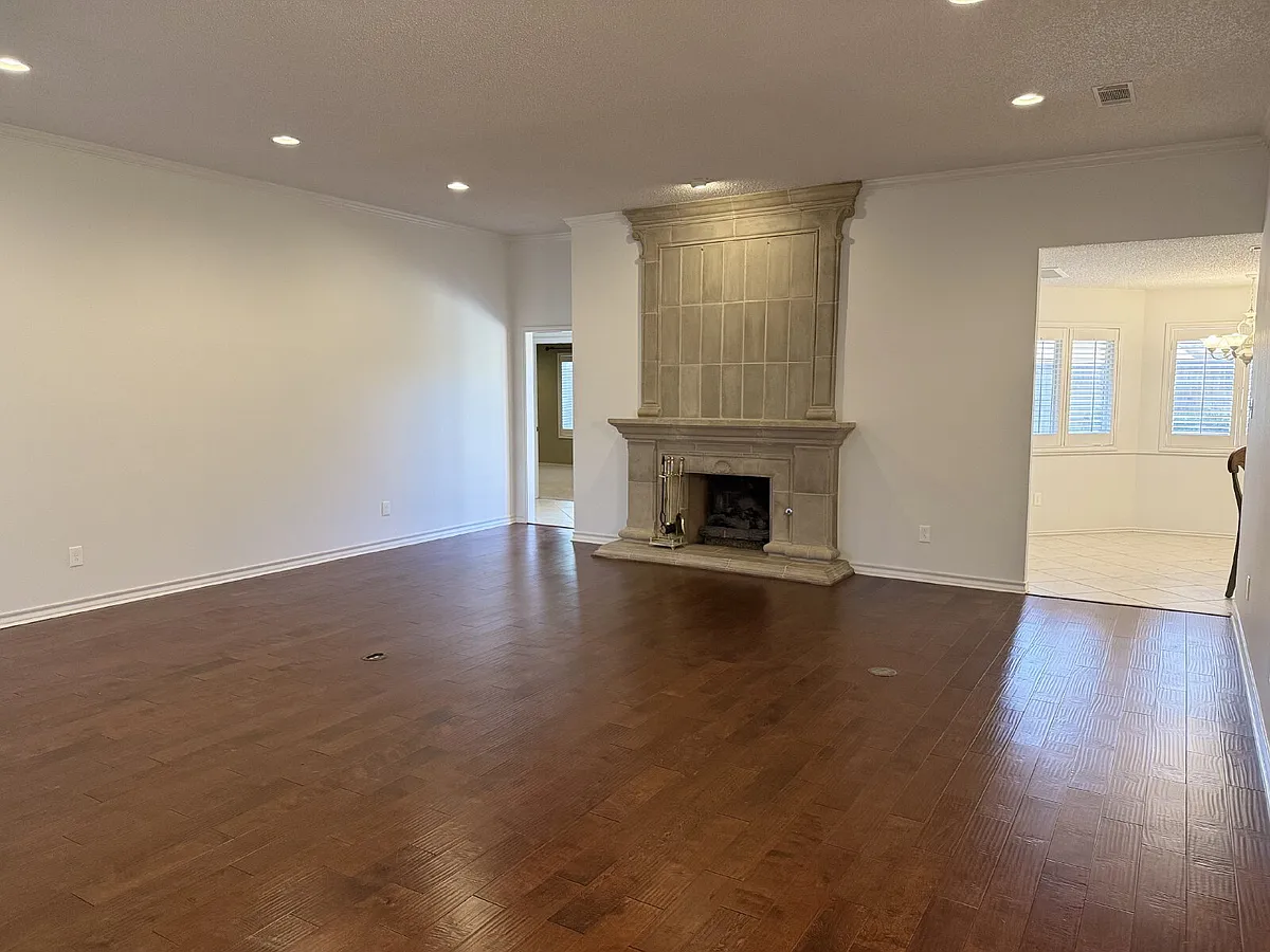 Building Photo - 4215 95th St