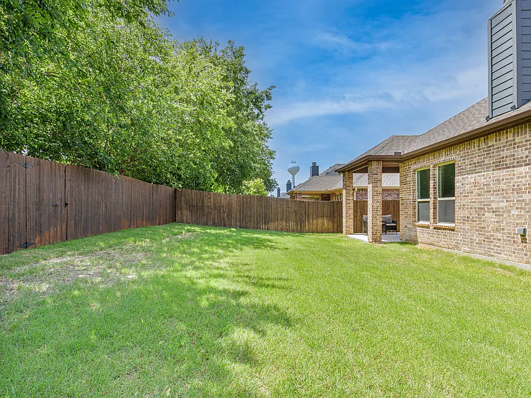 3901 Shadewell St — Photo 33