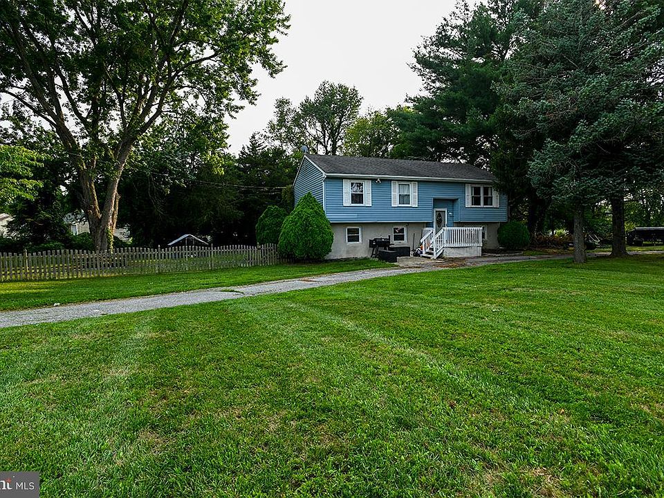 1st image of 5 Oaklyn Ter