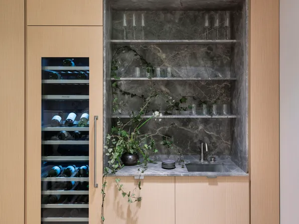 30 Front Street image 8 of 38