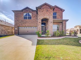 1100 Twin Brooks Ln, Fort Worth, TX 76131