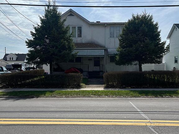 3rd image of 220 Moosic Rd