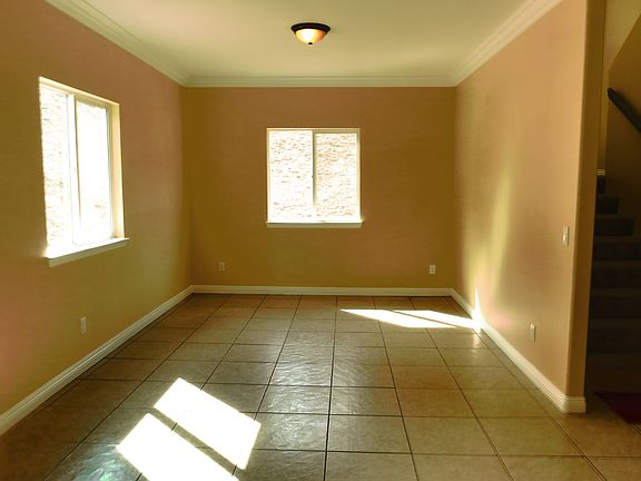Dining area off kitchen