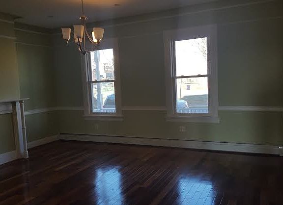 2nd image of 106 High St #2