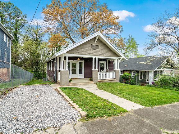 3rd image of 1609 Fremont Pl