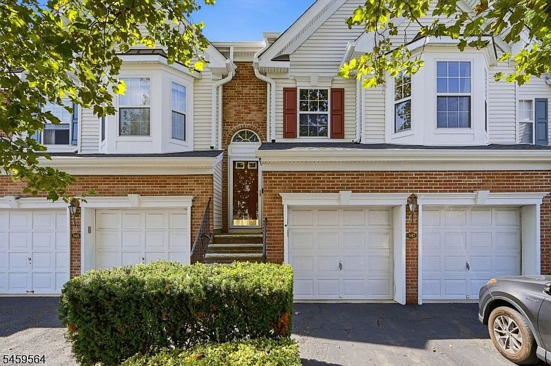 1st image of 347 Winthrop Dr
