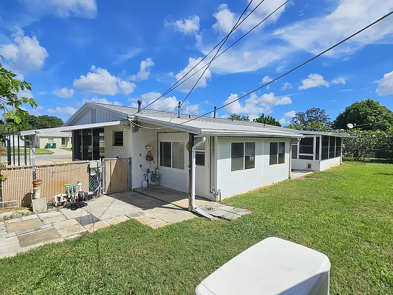 991 Barclay Dr — Photo 22