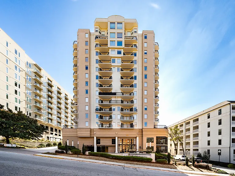 Wesley Townsend Apartments at Buckhead — Photo 35