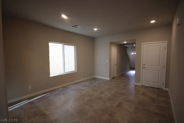 8330 S Miller Ln — Photo 2