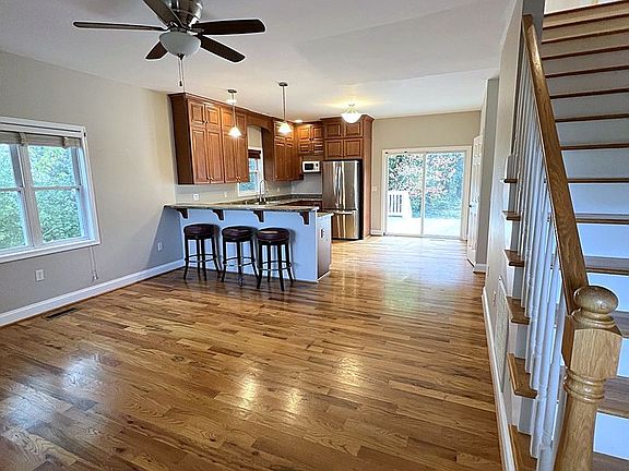 5th image of 403 Wills Rd