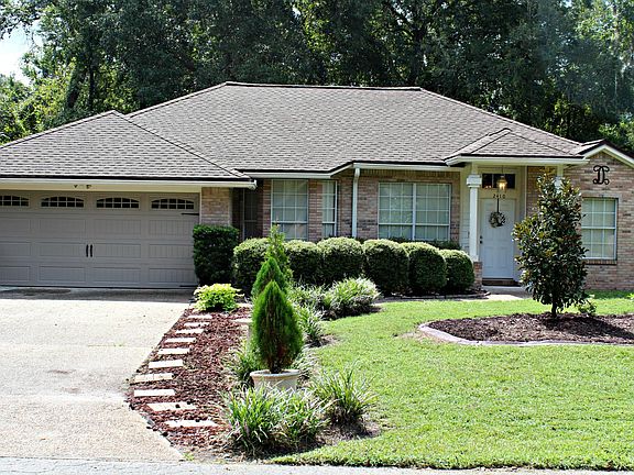 2nd image of 2410 Lorrie Dr