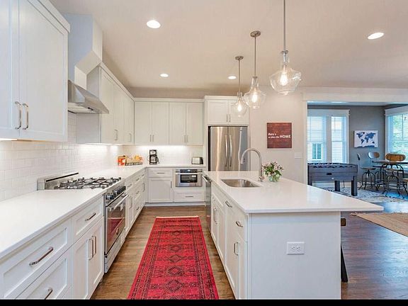 5th image of 1111 Lillian St