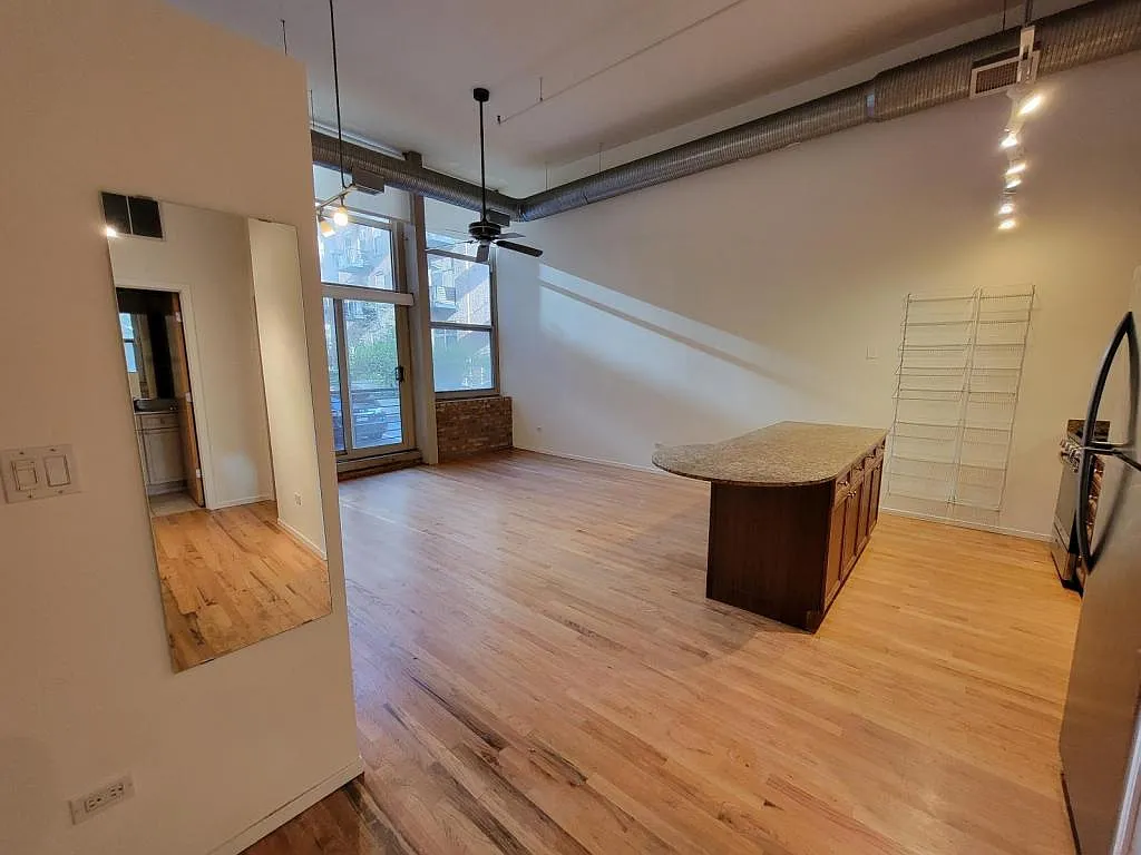 Building Photo - 417 S Jefferson St #109B