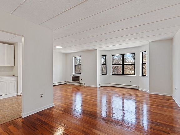 3rd image of 415 Carlton Ave APT F