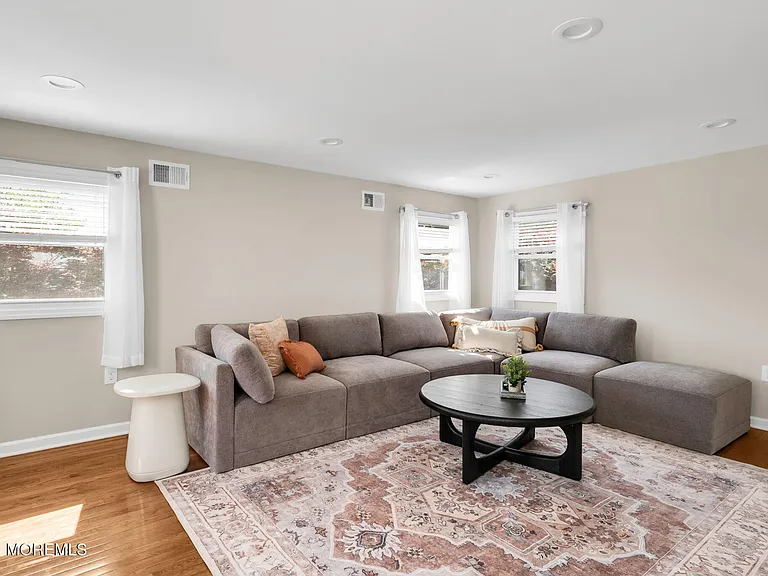 116 Cornell Ave — Photo 18