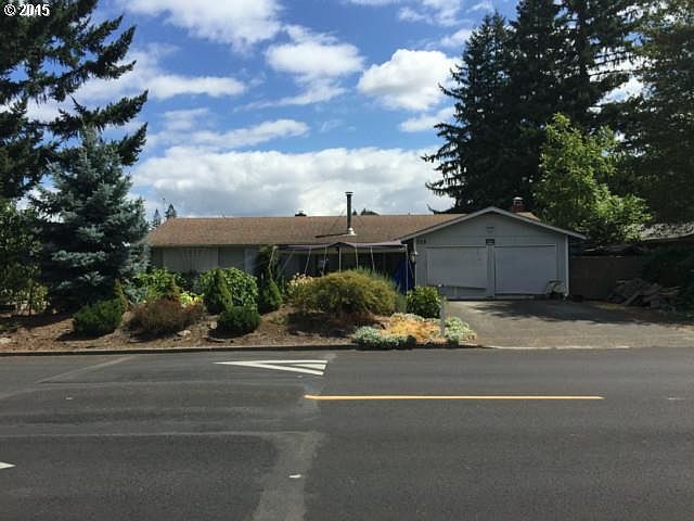 2nd image of 715 NE 108th Ave