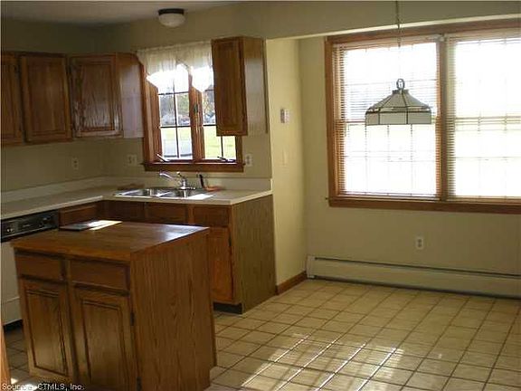 5th image of 43 Heritage Ln