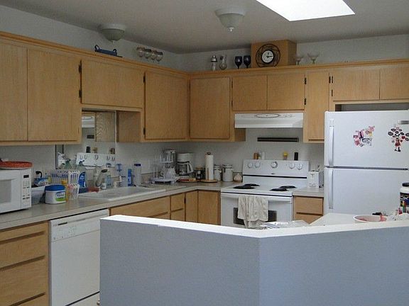 5th image of 6908 Beverly Ln #B