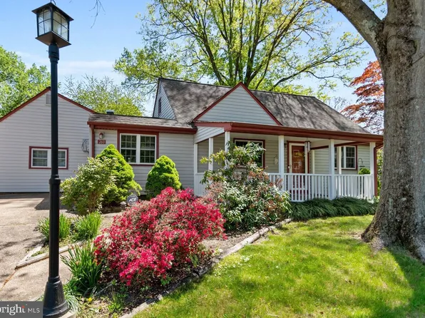 260 Oxford Valley Rd, Yardley, PA 19067