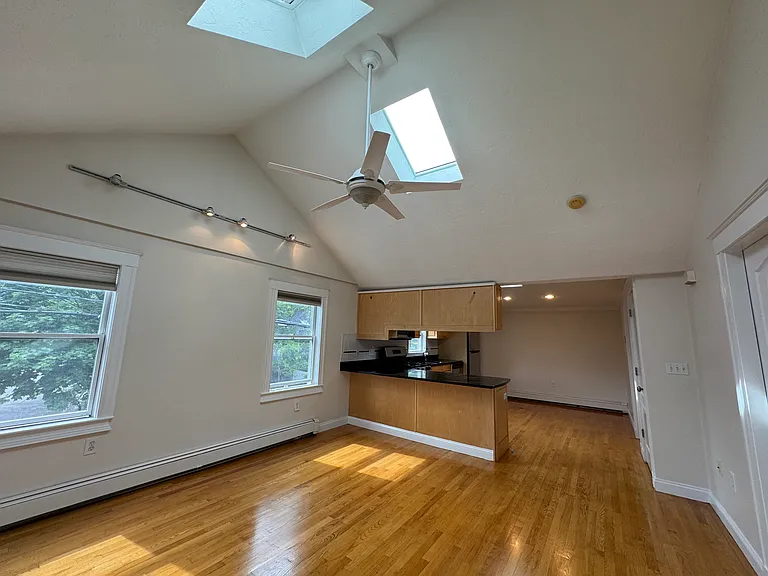 118 Sherman St #118 — Photo 7