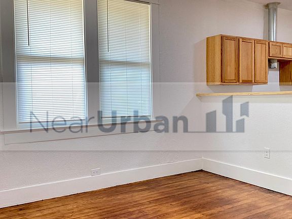 3rd image of 115 Montrose St