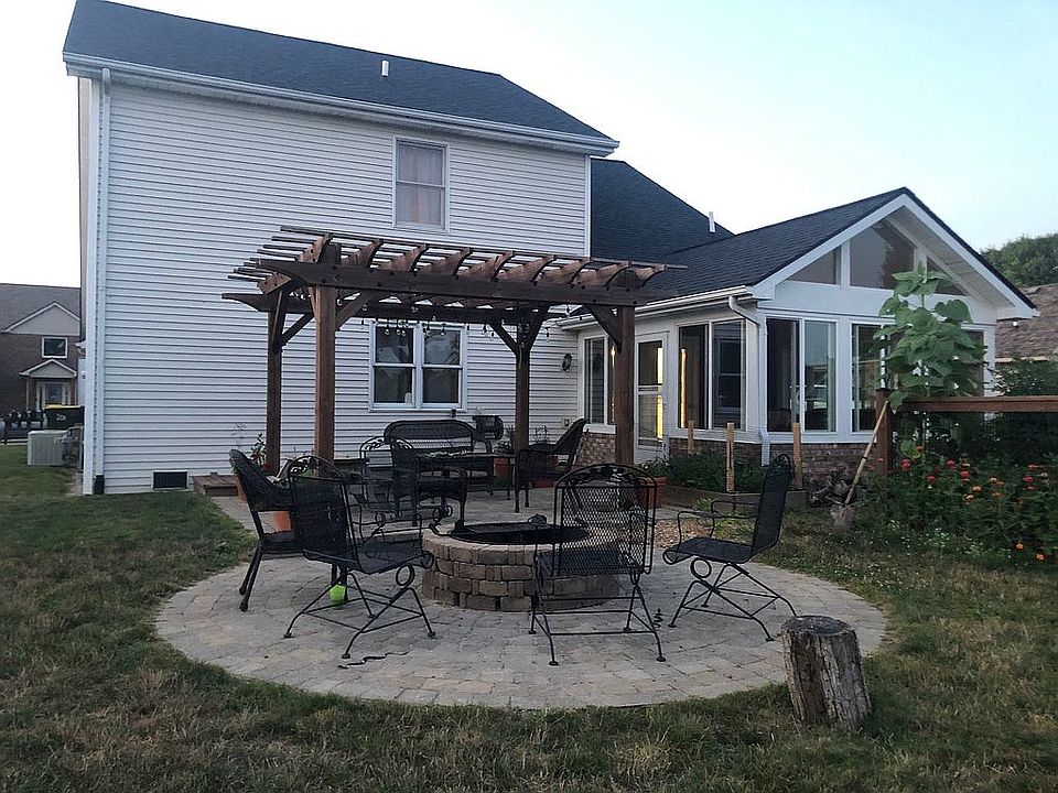 2nd image of 9237 Beechwood Dr