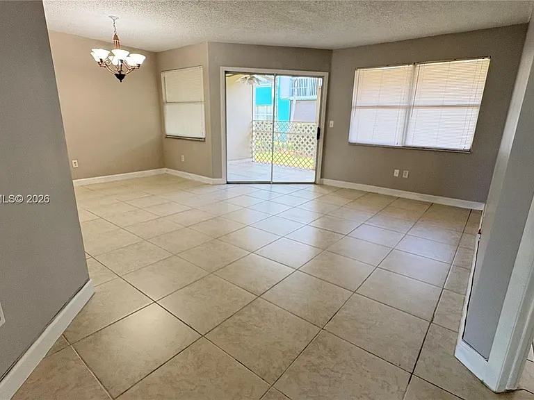 2607 SE 21st Ct #104-A — Photo 16