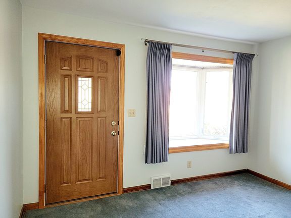 4th image of 1833 N Jackson St