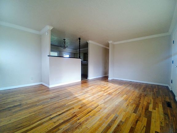 3rd image of 114 Palo Alto Dr