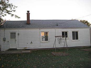 3rd image of 26080 Nagel St