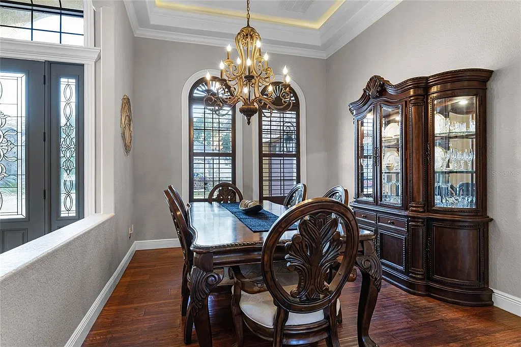 5 bed, 4.5 bath, 5932 sqft, $5,000 — Photo 4