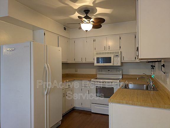 2nd image of 1326 W Ocean View Ave