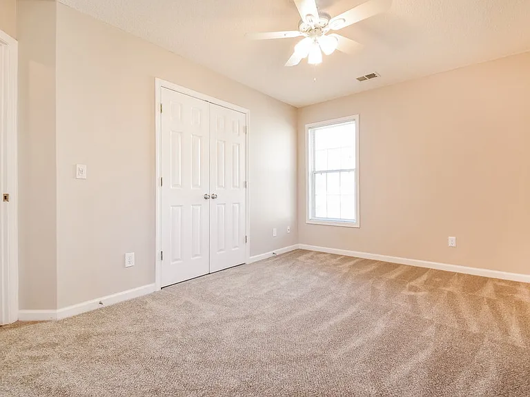 208 Chesapeake Ln — Photo 15