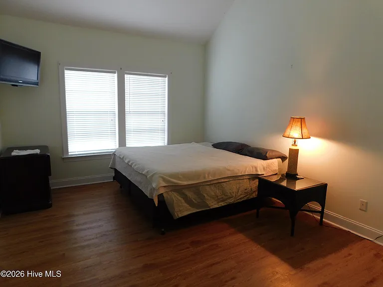 107 Beacon St — Photo 11
