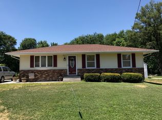 405 N Missouri St, Toledo, IL 62468