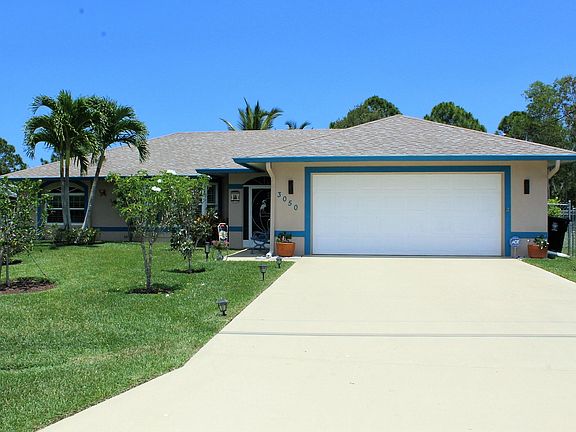 2nd image of 3050 SE East Blackwell Drive SE