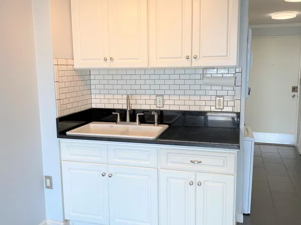 1025 Maunaihi Pl APT 204, Honolulu, HI 96822