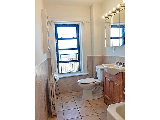 Rented by Avenues Real Estate | media 4