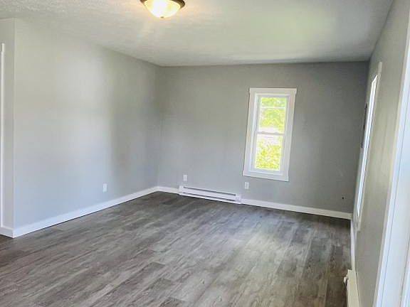4th image of 626 E 9th St
