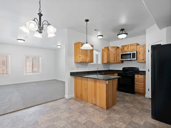 8215 N Clear Rock Rd, Eagle Mountain, UT 84005