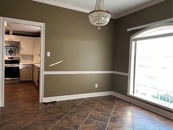5th image of 135 Lancelot Dr
