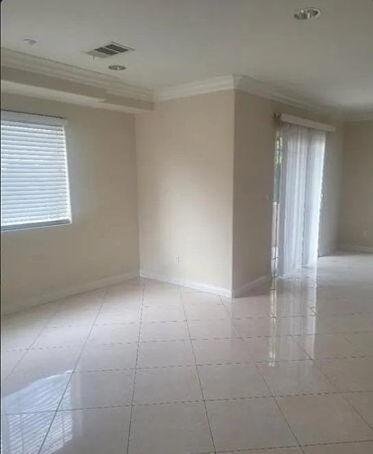 3 bed, 2.5 bath, $3,695 — Photo 2