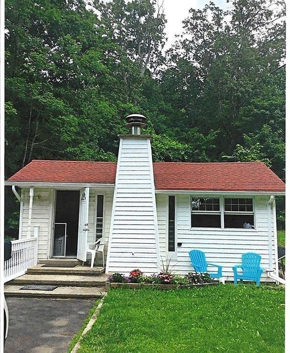 1st image of 9 Woodland Cir N