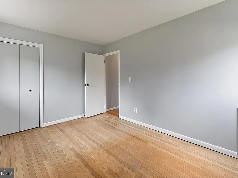 218 Belmont Dr SW — Photo 2