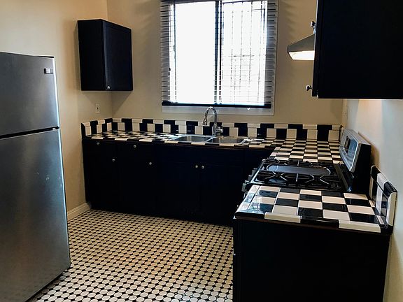 4th image of 3215 Beverly Blvd #4