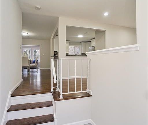 3rd image of 506 Elizabeth Ave
