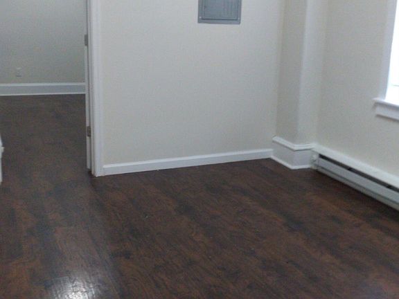 3rd image of 1206 W Rockland St